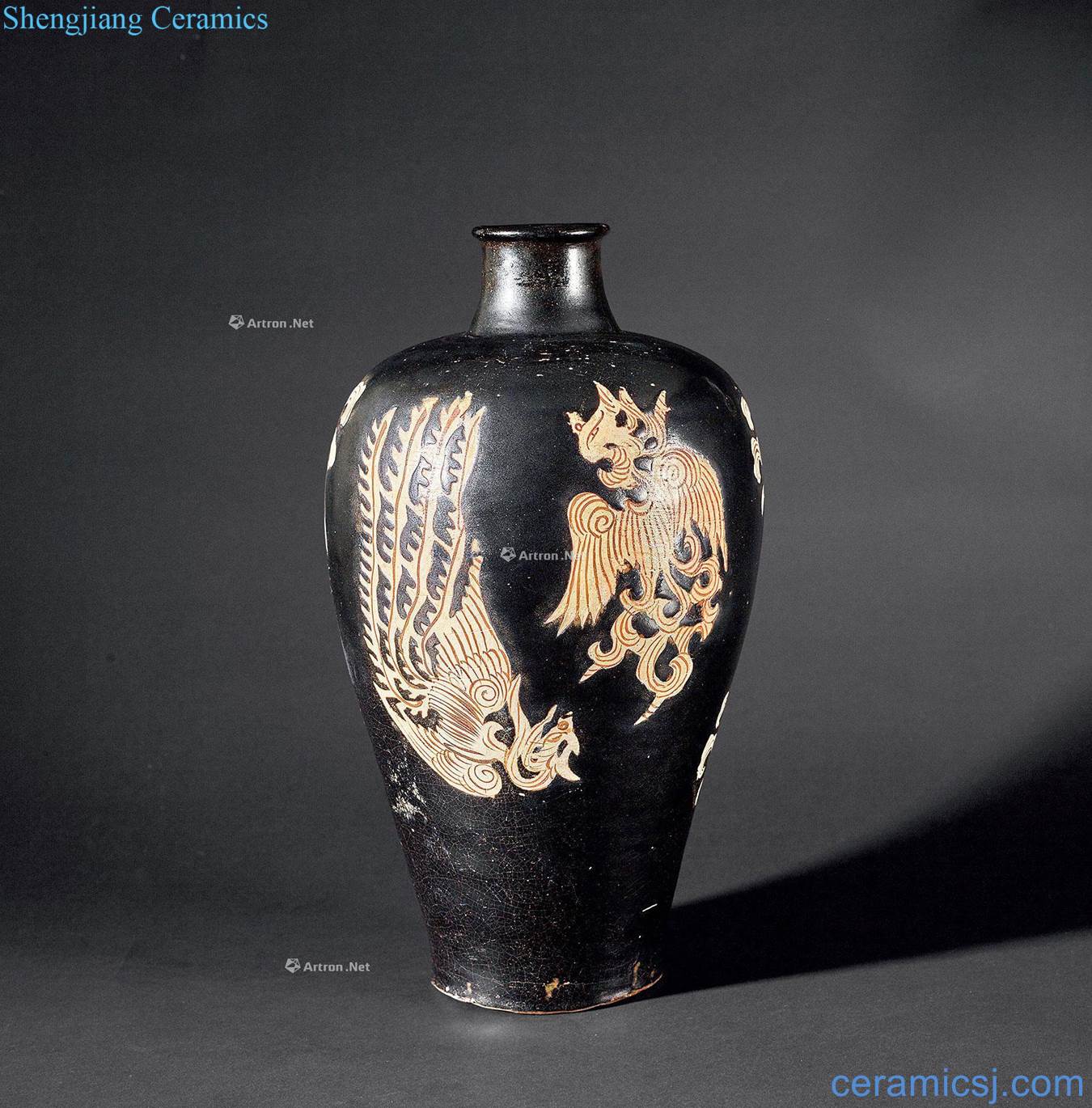 The southern song dynasty Jizhou kiln stuck between black glaze grain mei bottle
