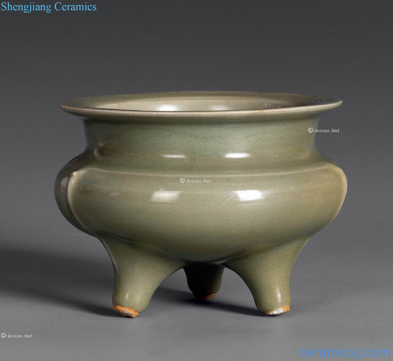 The song dynasty Longquan three feet by furnace