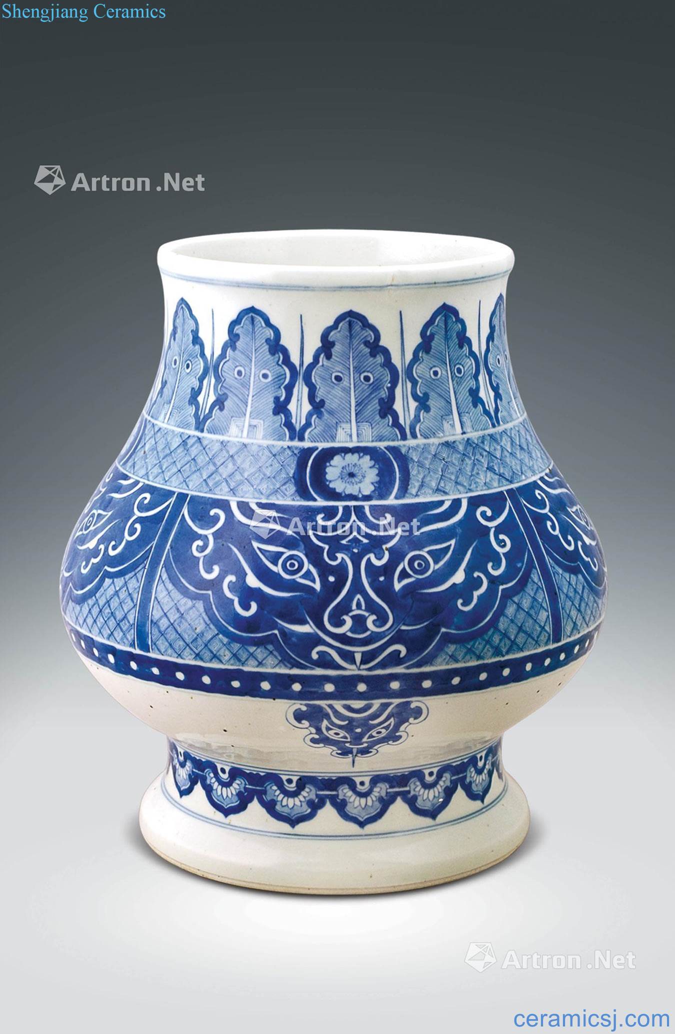 Qing dynasty blue and white beast grain