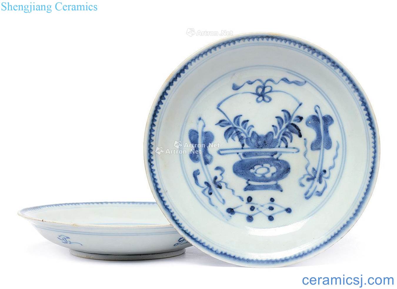 The late Ming dynasty Blue and white flower basket grain disc (a)