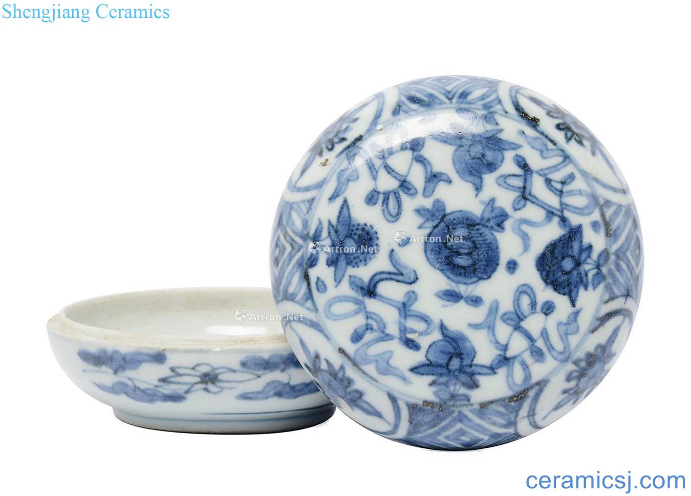The late Ming dynasty Blue and white flower grain stored