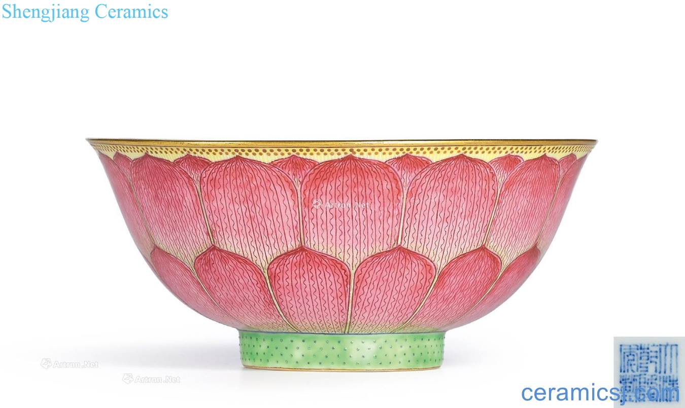 Qing qianlong pastel lotus bowl