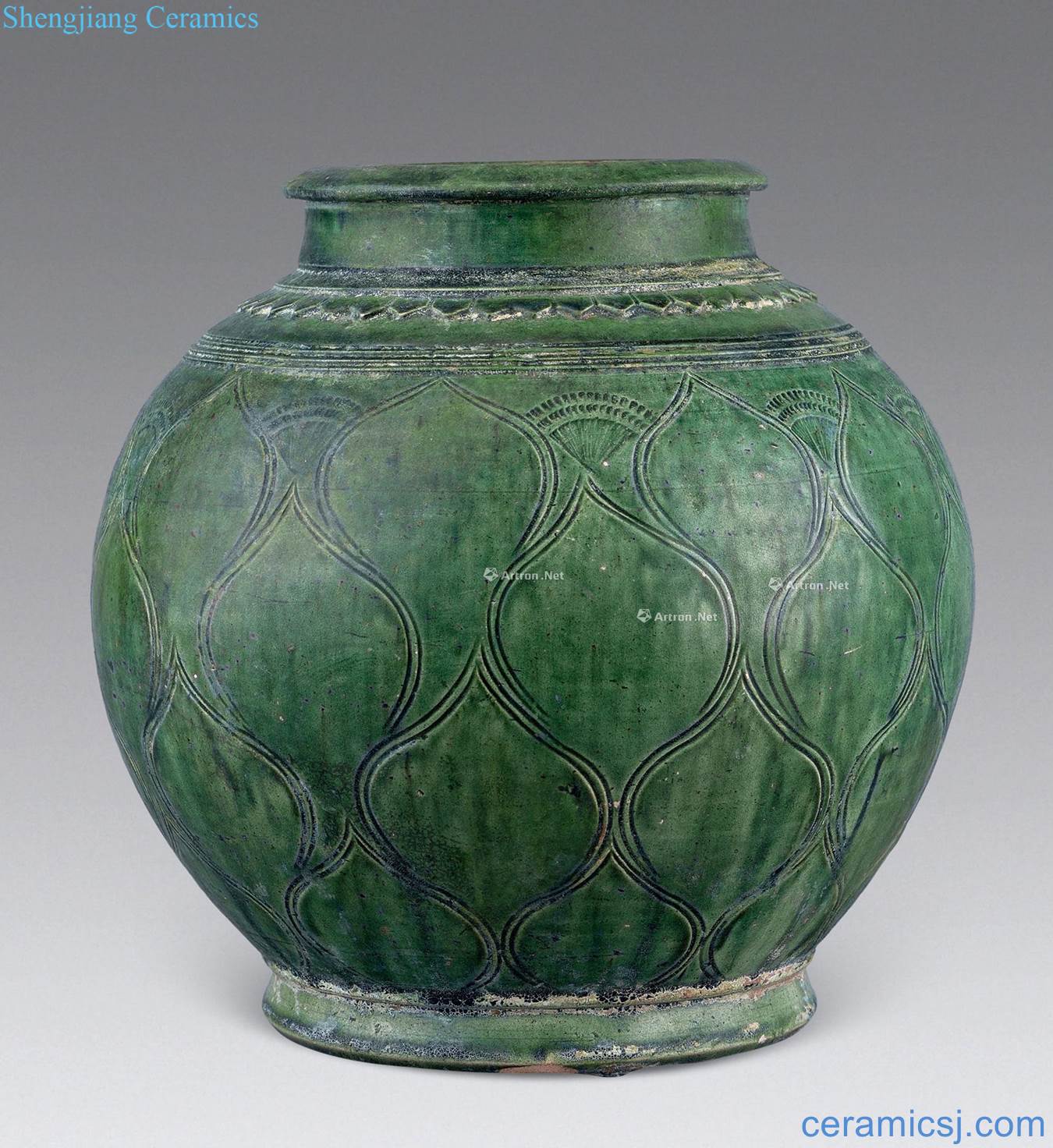 Tang/northern song dynasty green glaze hand-cut cans