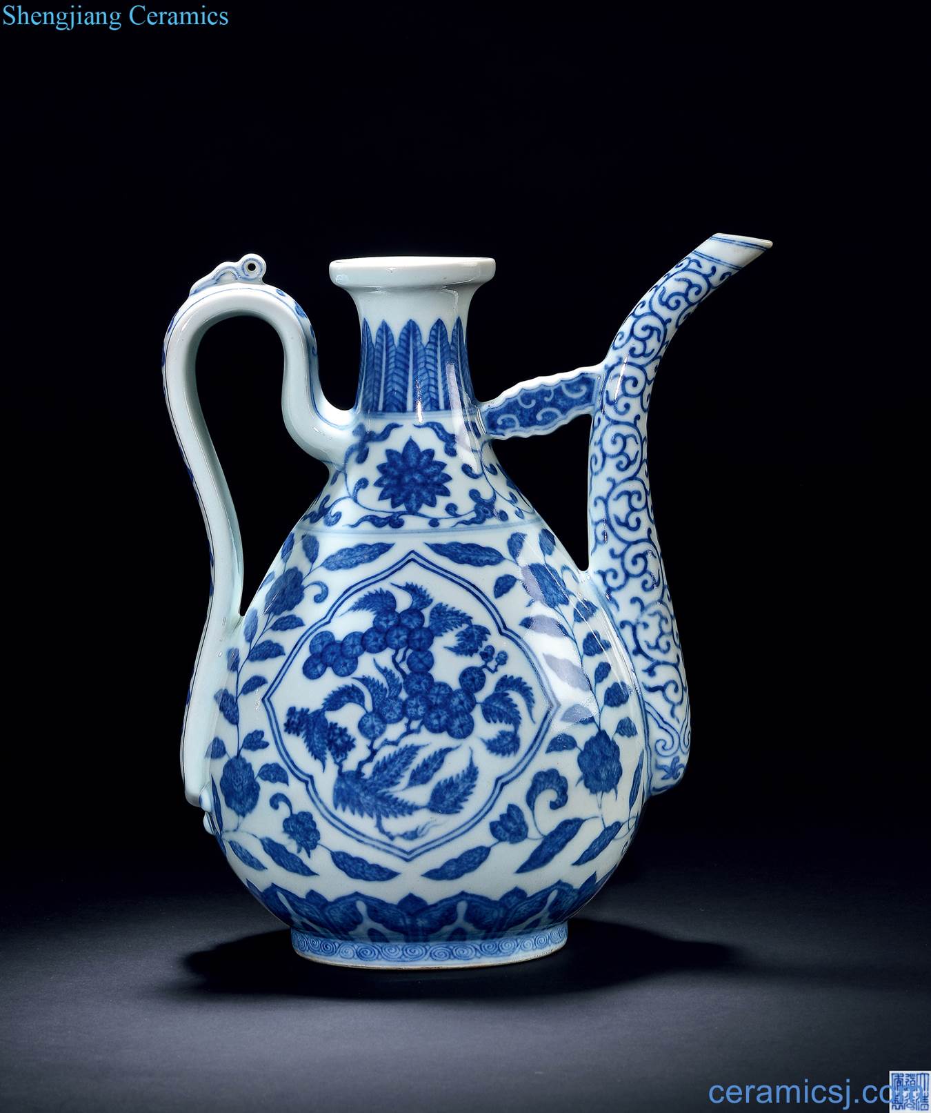 Qing daoguang Blue and white flowers and grain ewer medallion fold branches