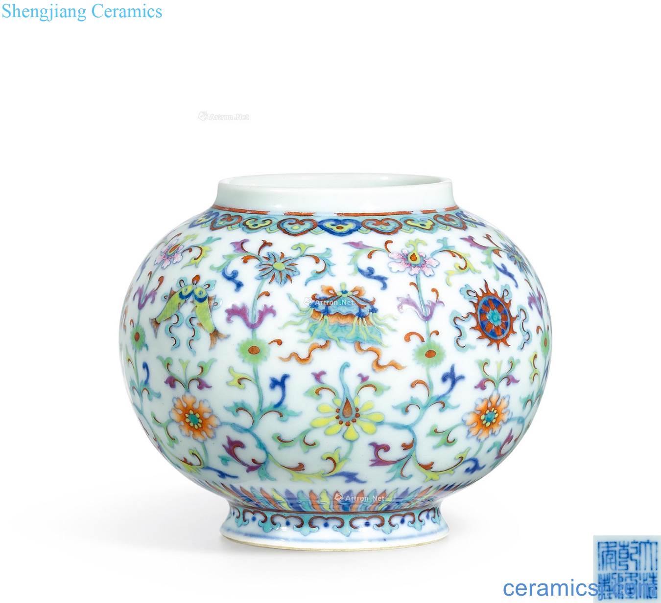 Qing qianlong bucket color lotus grain eight auspicious tank