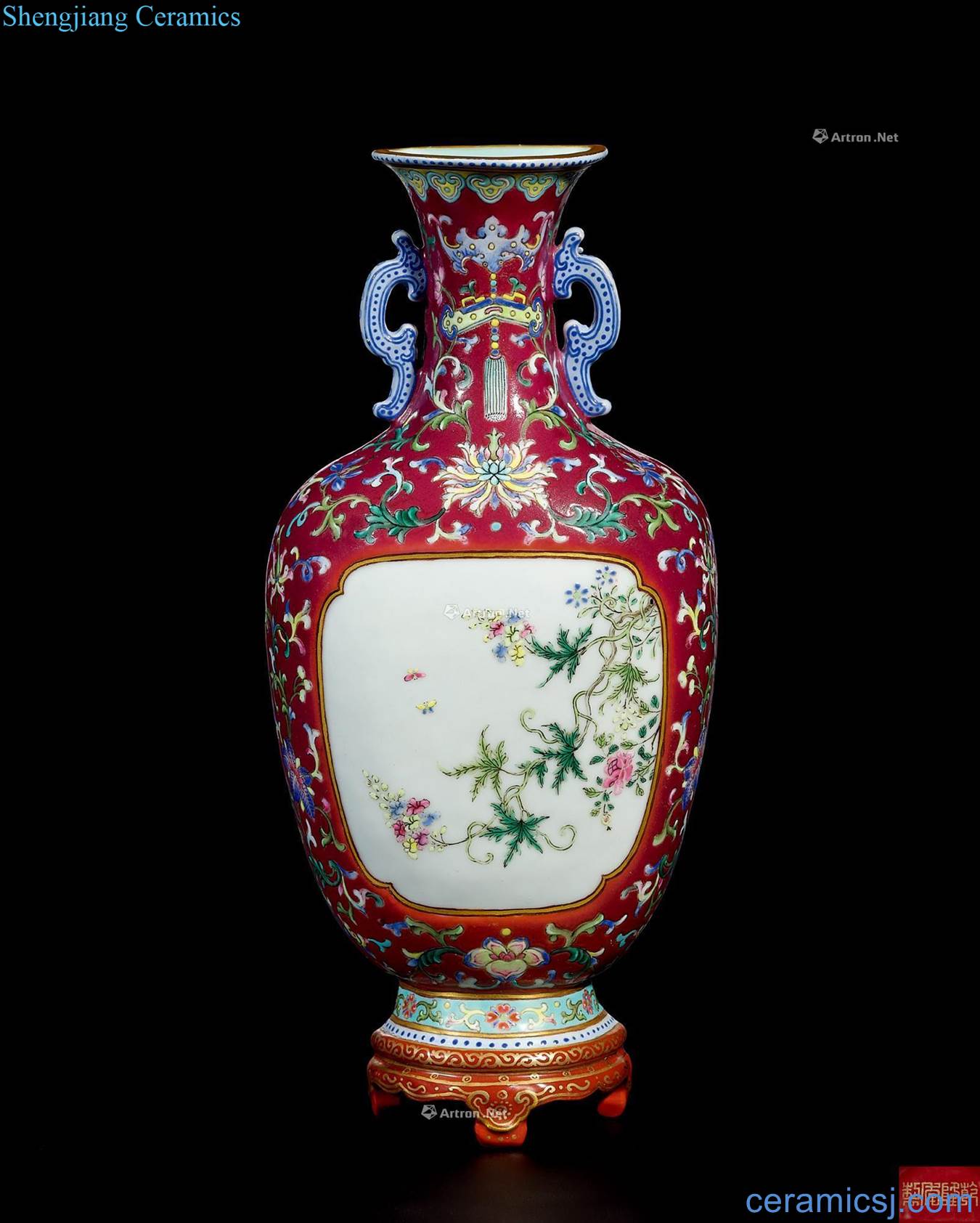 Qing qianlong purple famille rose medallion in recent years.in its bottle