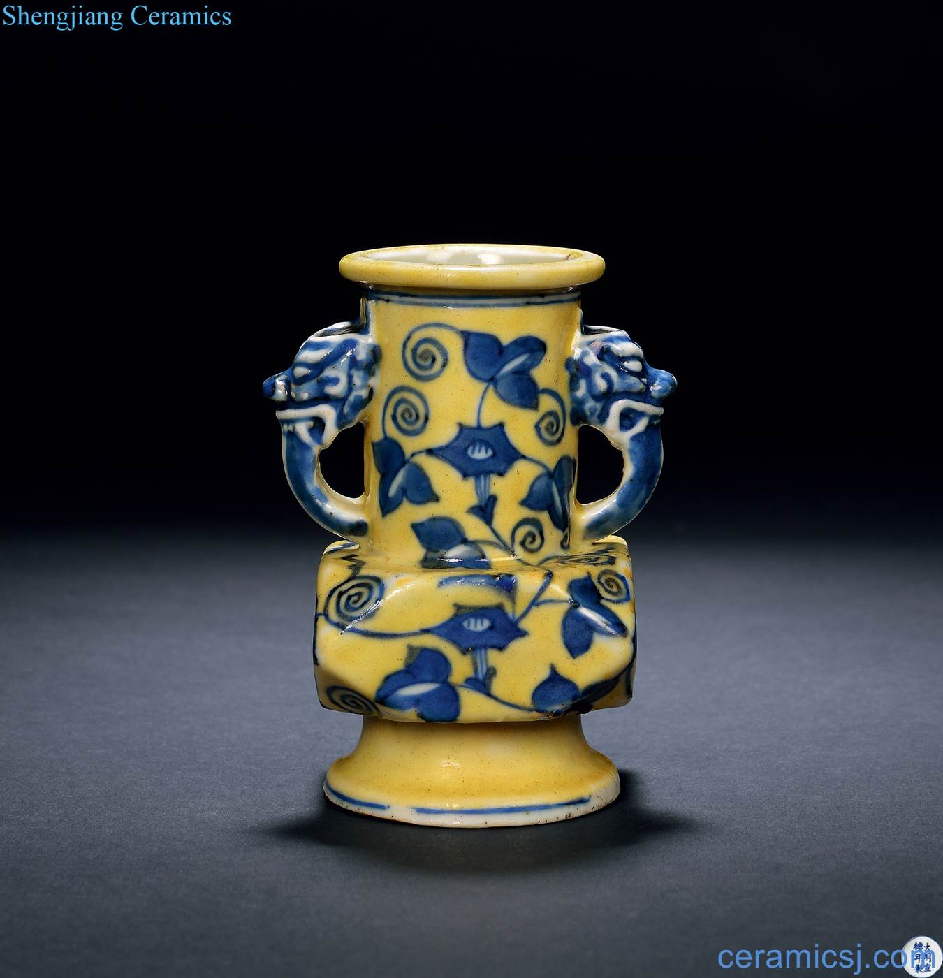 Ming wanli Yellow and blue six-party Angle of bottle