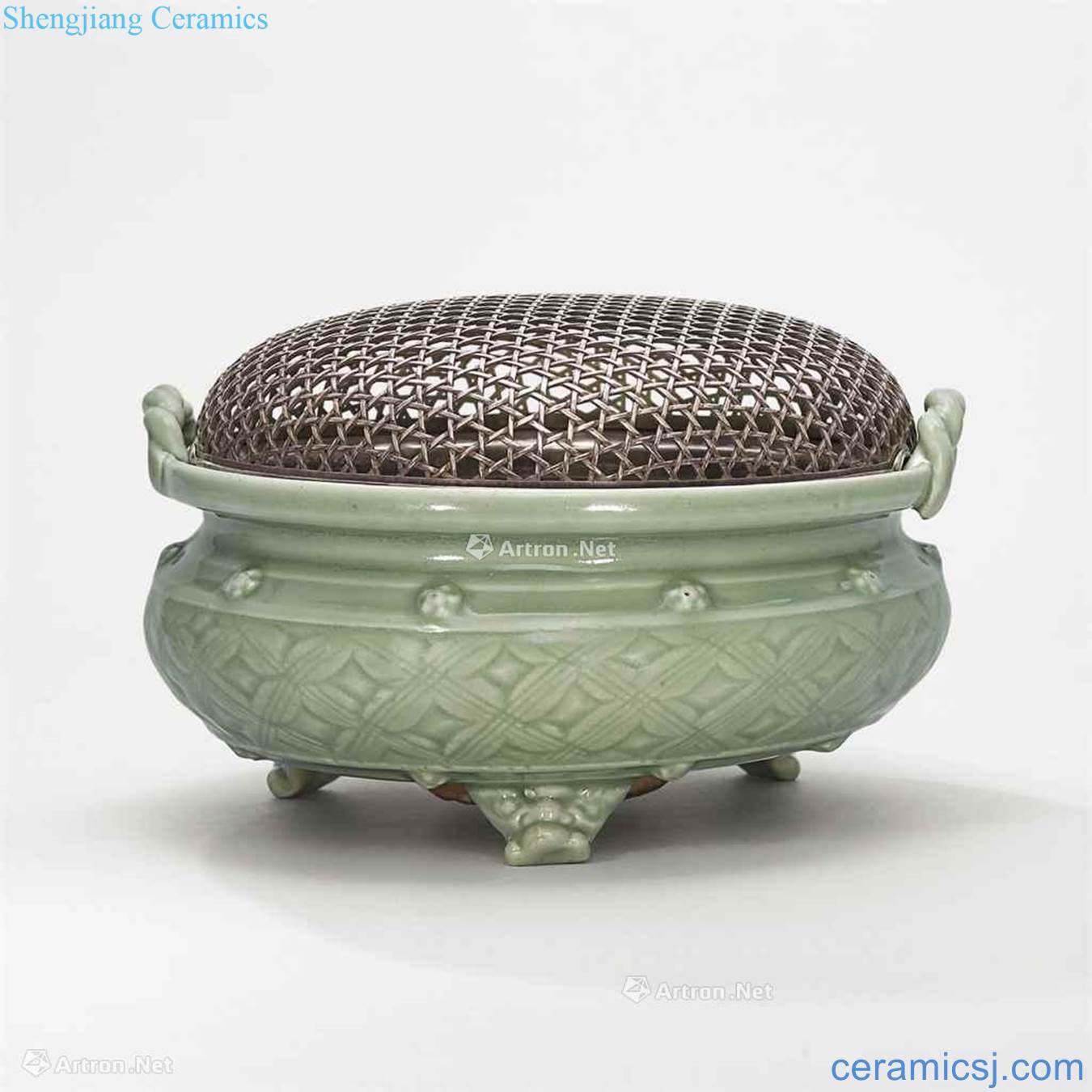 Ming in the 15th century Longquan green glazed carved flower drum nails furnace with three legs