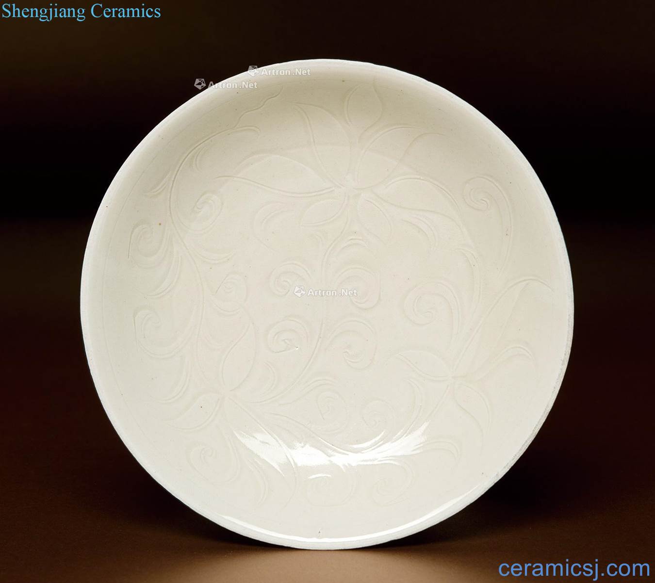 Song glaze carved lotus pattern plate