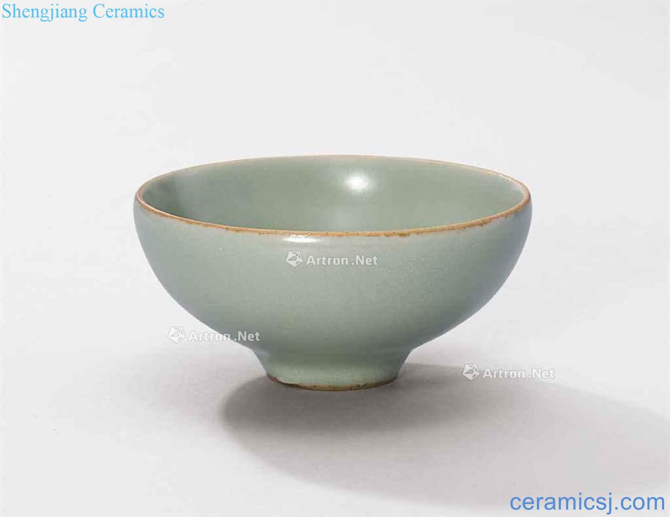 The southern song dynasty Longquan green glaze small cup