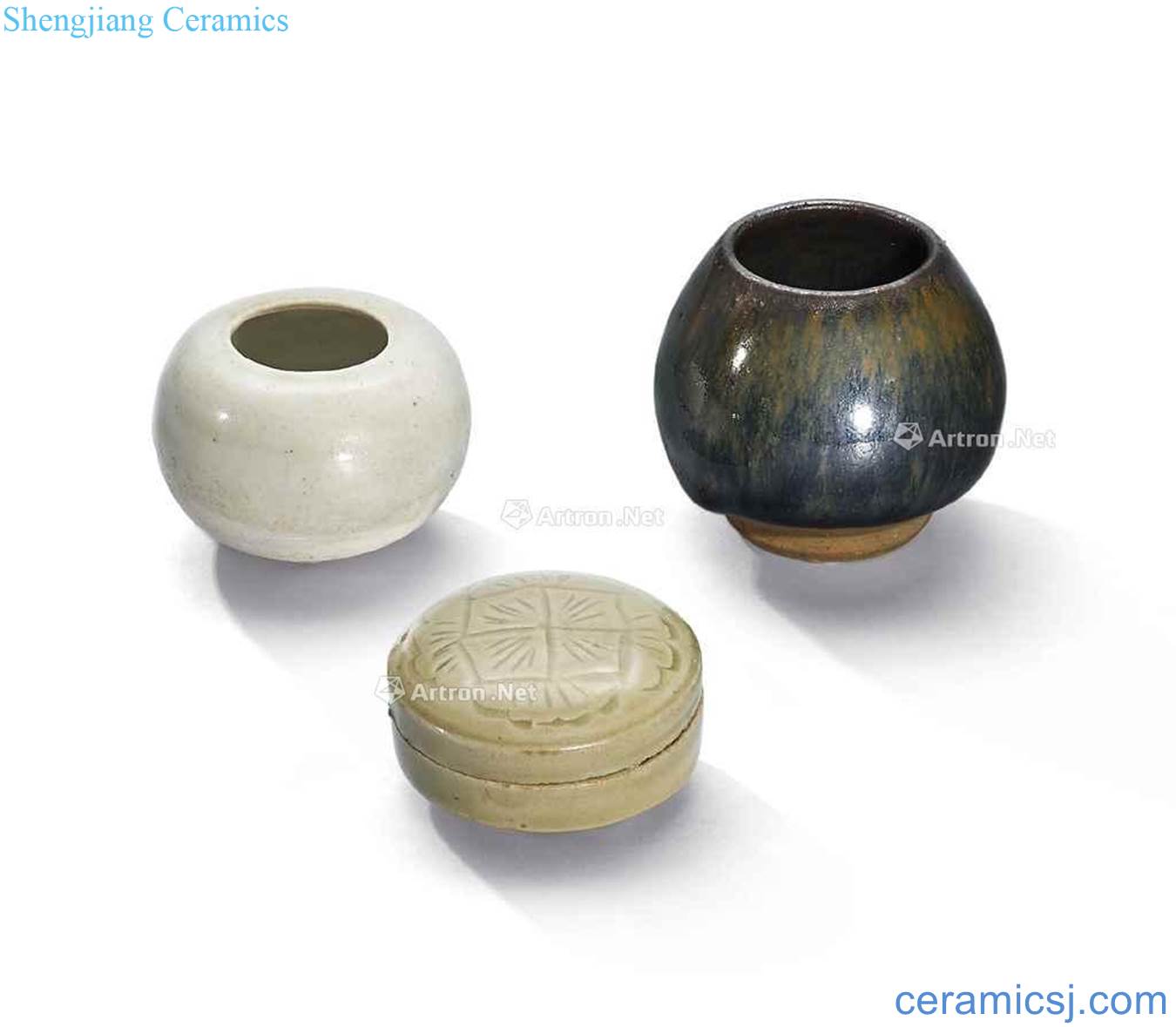 Five generations/in the northern song dynasty kiln hand-cut box, north white glazed small round cap pot, magnetic state kiln is a small heart
