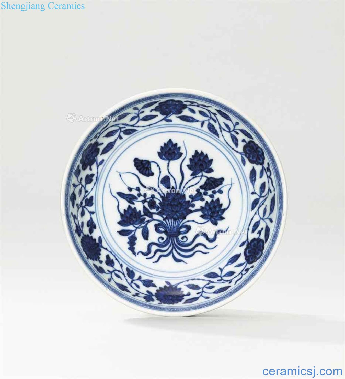Qing yongzheng Blue on a small dish