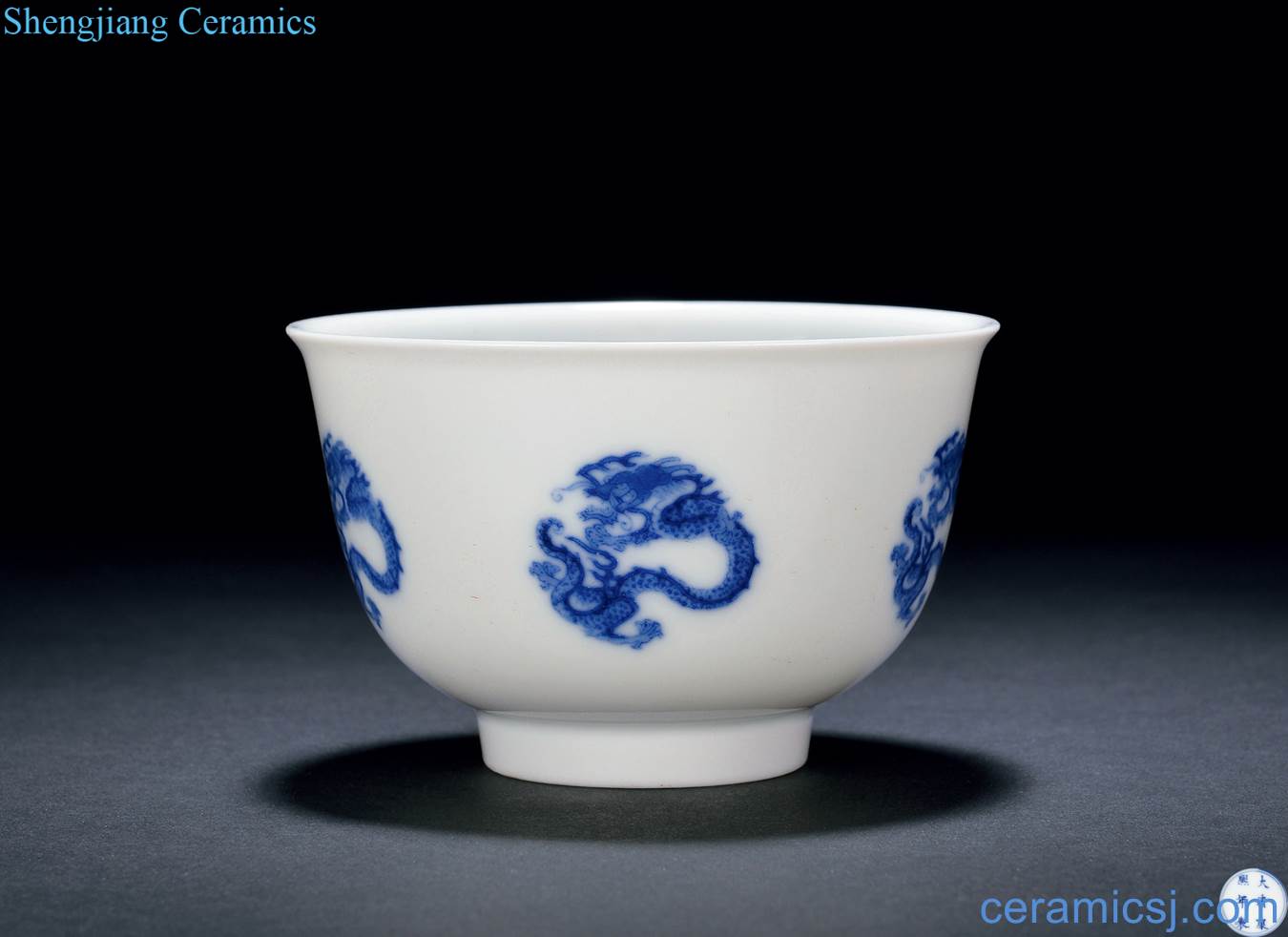 The qing emperor kangxi Blue and white dragon bowl