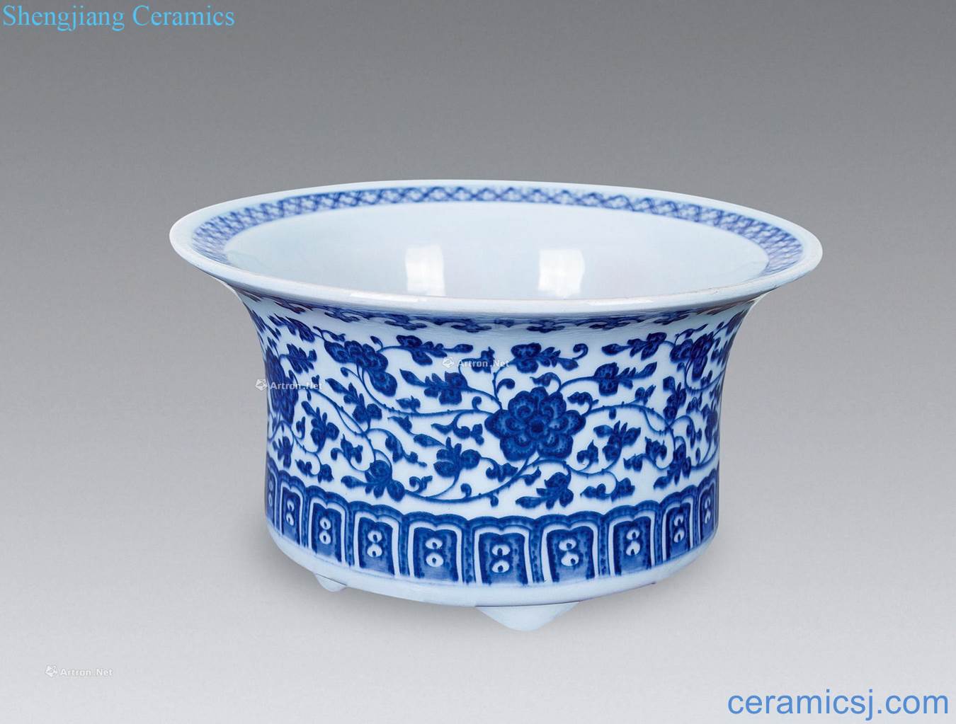 Mid qing Blue and white tie up branch lotus basin