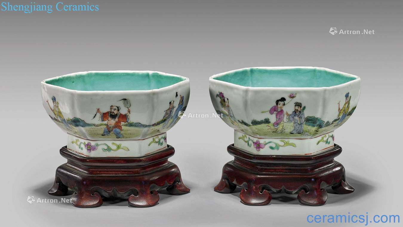 In the 19th century Antique lad play famille rose porcelain bowls (a)