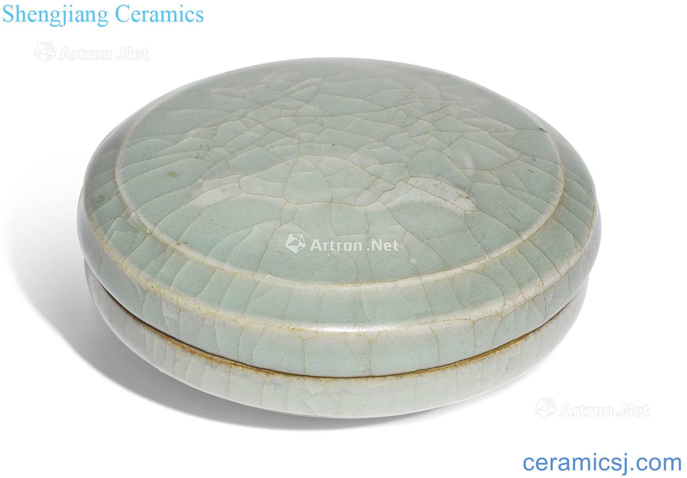The song dynasty Longquan celadon glaze flower grain dome box