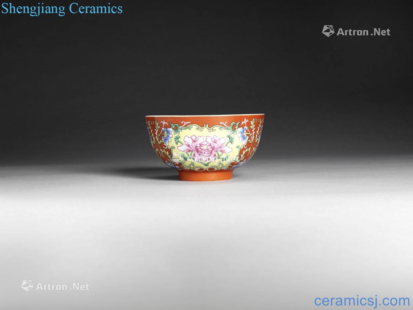 Qing daoguang Coral red enamel 盌 medallion peony pattern