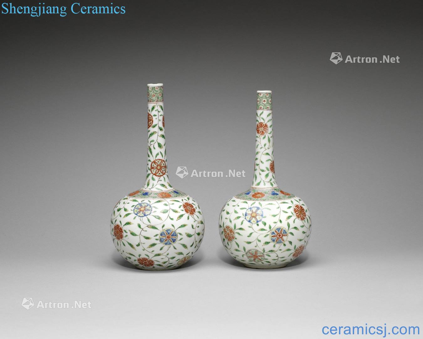 The qing emperor kangxi colorful cloud pattern flask (a set of two)