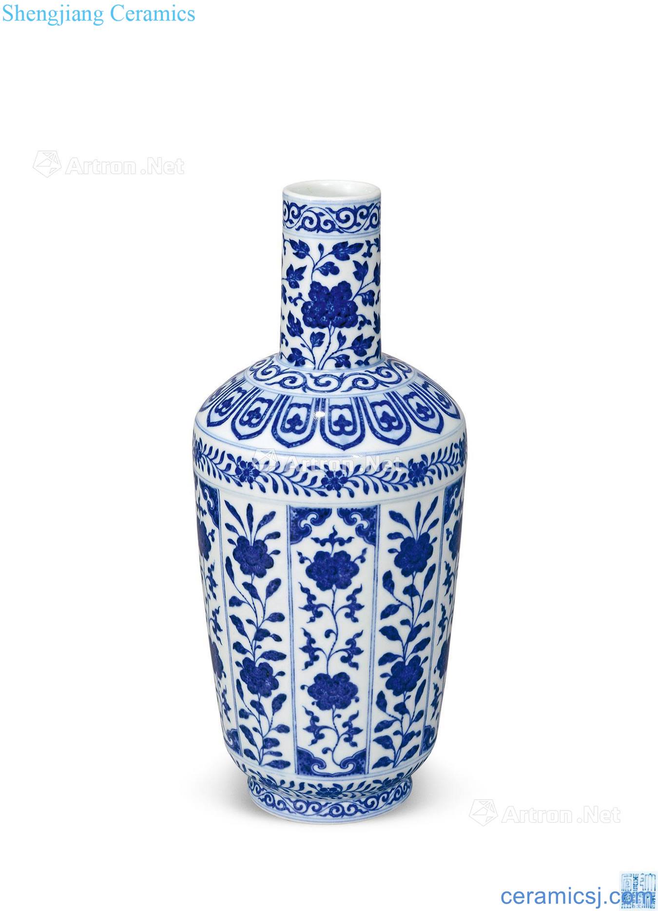 Qing qianlong Blue and white lotus flower lines straight flask