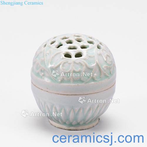 The southern song dynasty Left kiln green craft lotus flower grain fuming furnace