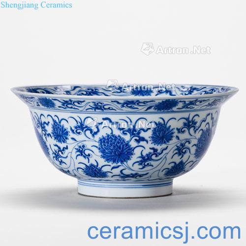 The qing emperor kangxi Blue and white lotus flower grain fold along the bowl