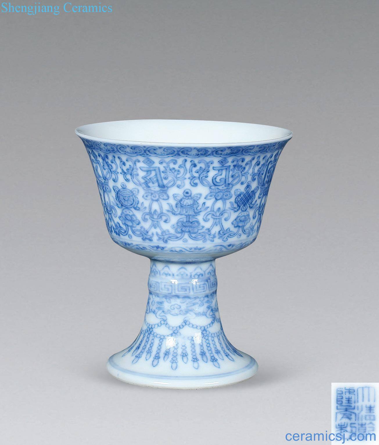 Qing qianlong Blue and white sweet grain footed cup
