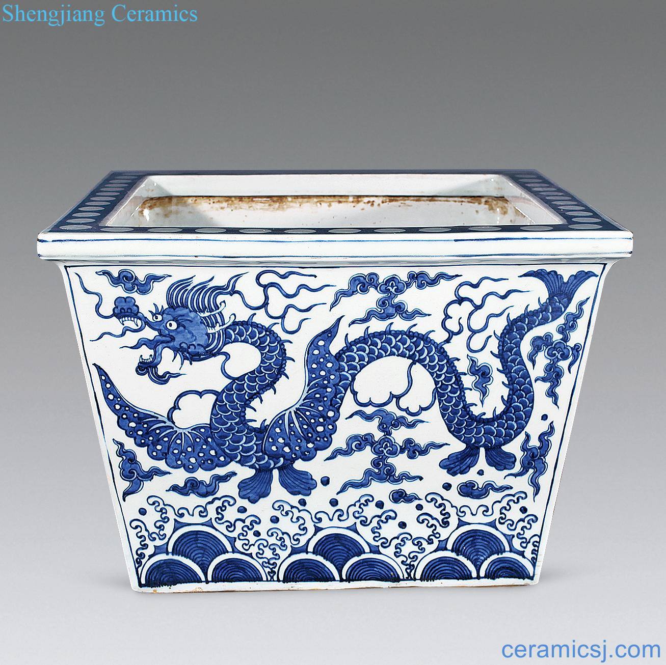 Qing dynasty blue and white dragon square cylinder