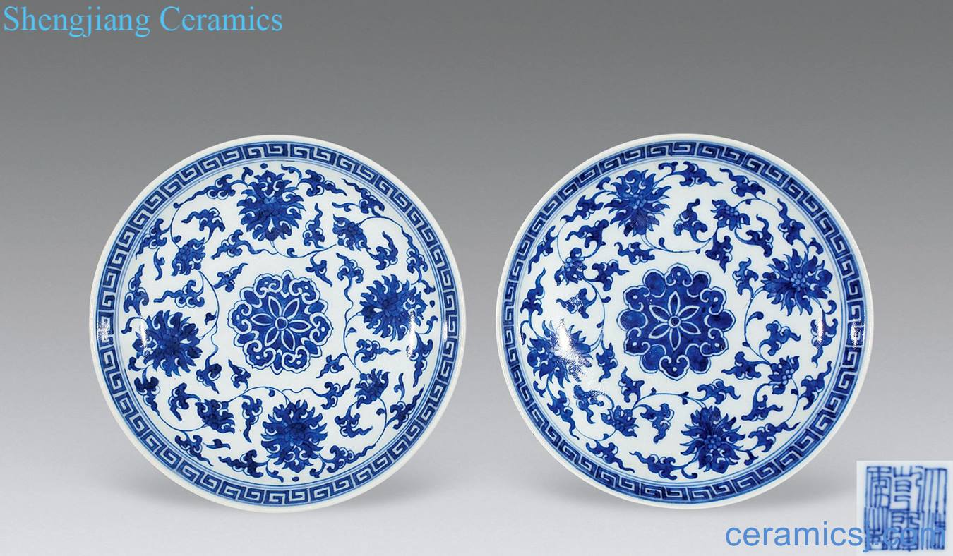 Qing qianlong Blue and white tie up lotus flower tray (a)