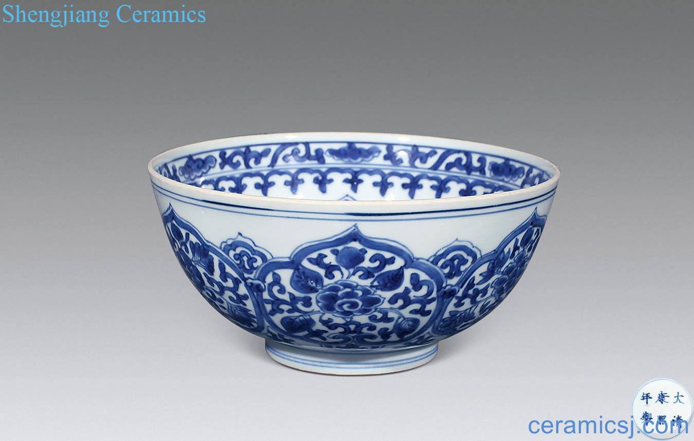 The qing emperor kangxi Blue and white peony lines large bowl
