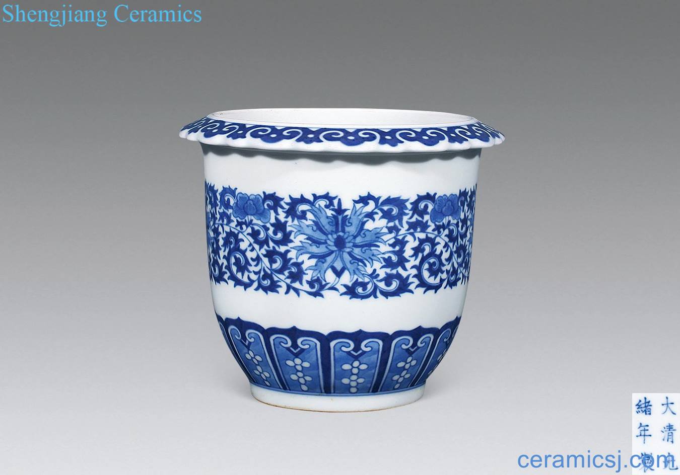 Qing guangxu Blue and white tie up passion flower pot