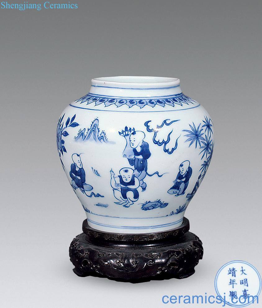 Ming Blue and white character canister