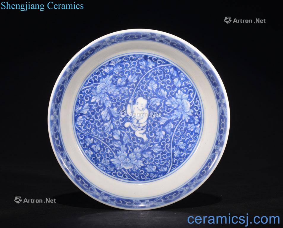 The Qing period A BLUE AND WHITE BOY 's DISH