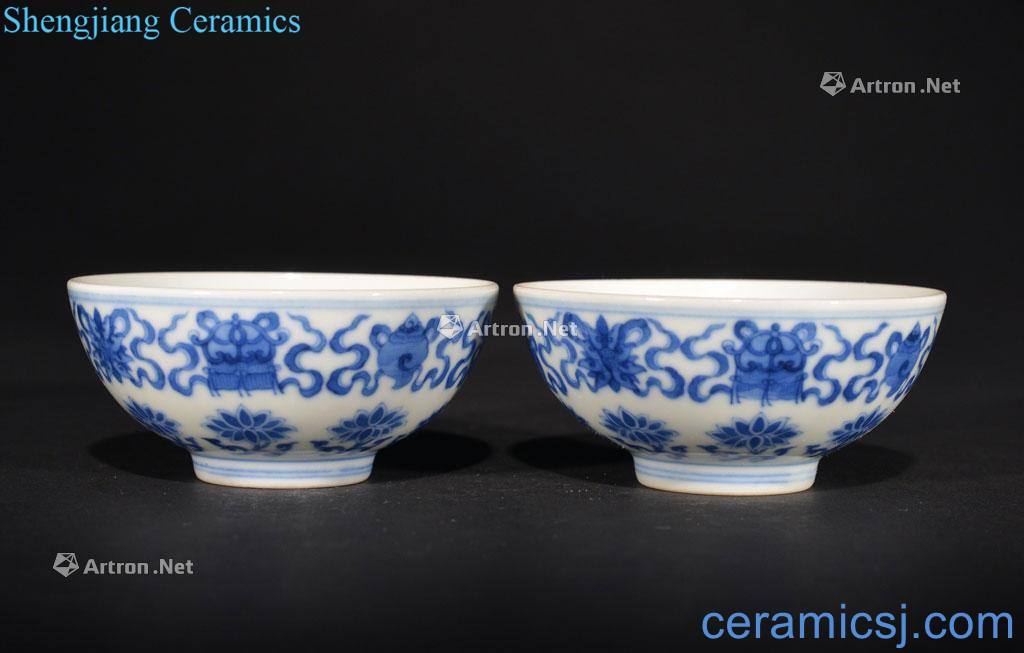 The Qing Dynasty A PAIR OF BLUE AND WHITE BOWLS
