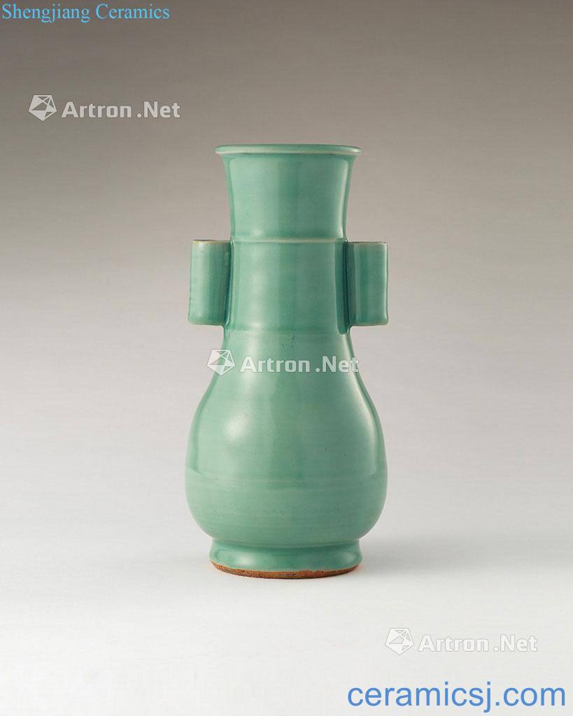 The song dynasty Longquan celadon penetration ears