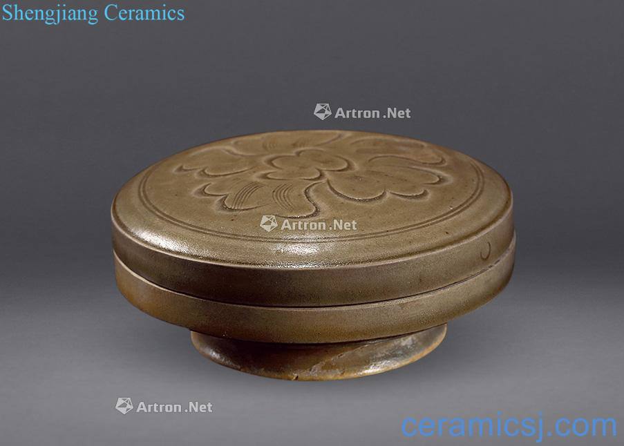 Ming or earlier cover box of the kiln