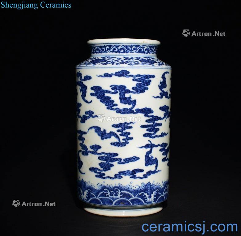 The Qing Dynasty A BLUE AND WHITE VASE