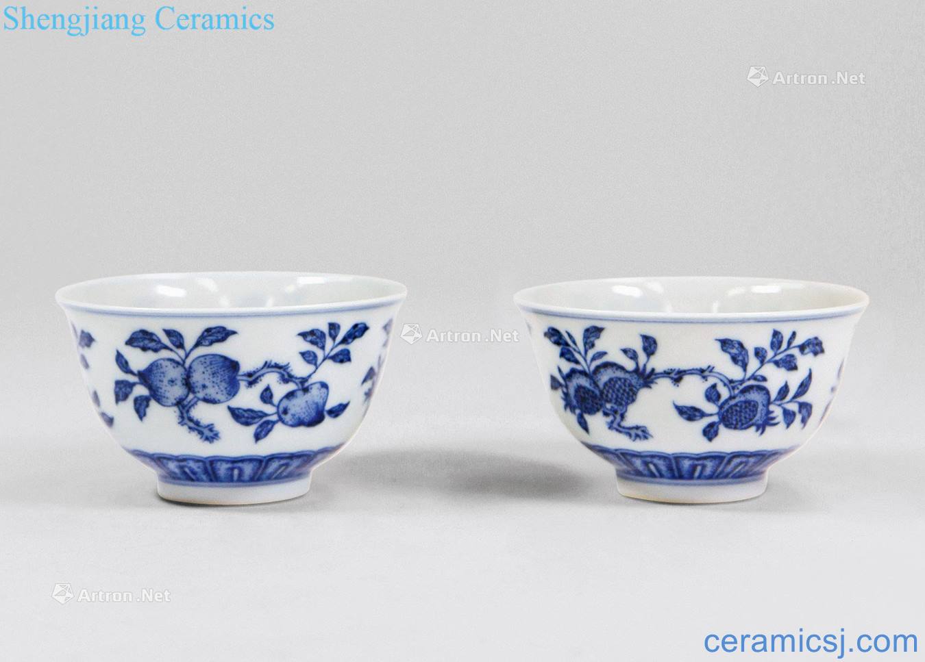 Qing qianlong Blue and white three photos bowl (a)