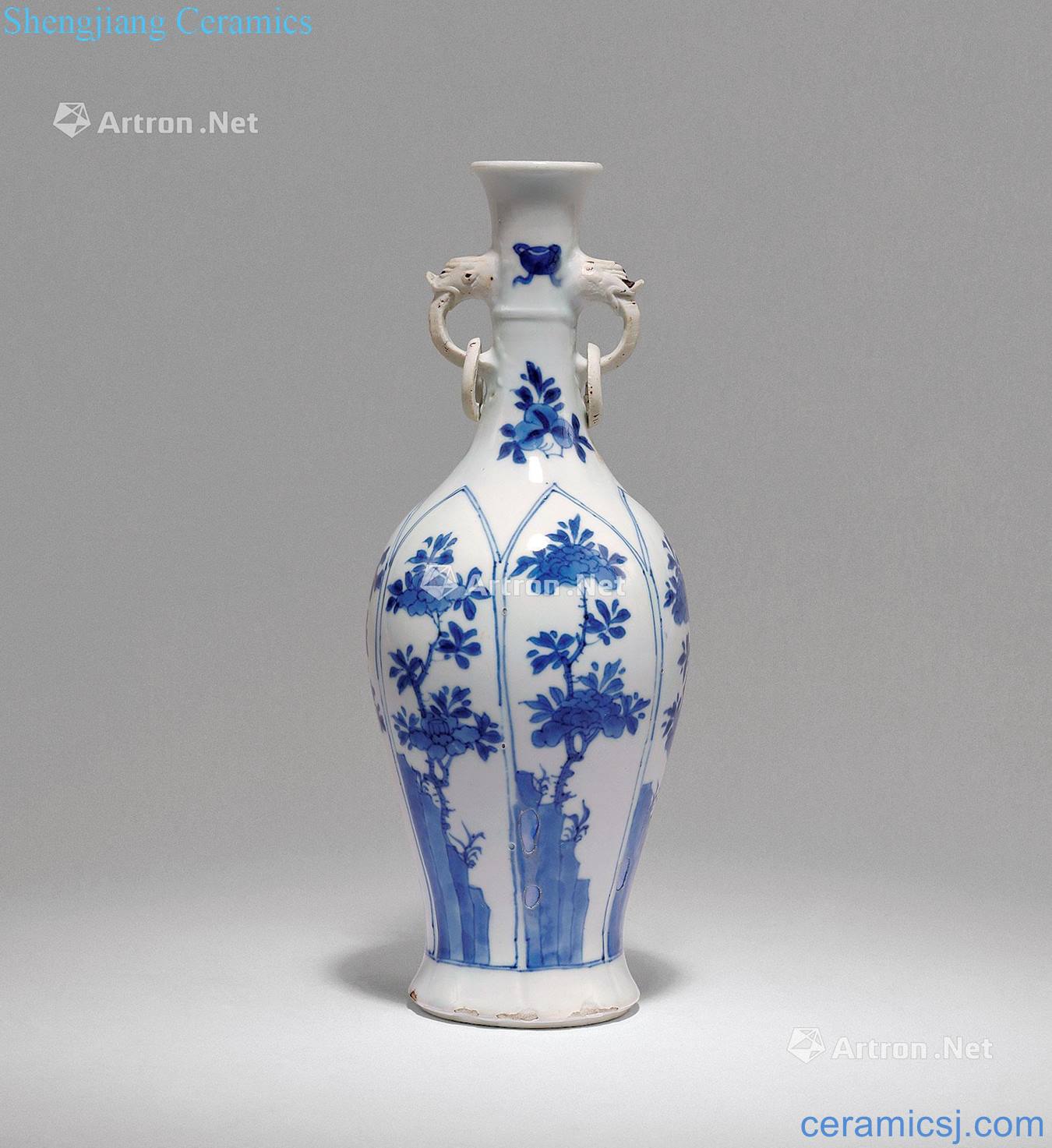 The qing emperor kangxi Blue and white pattern vase