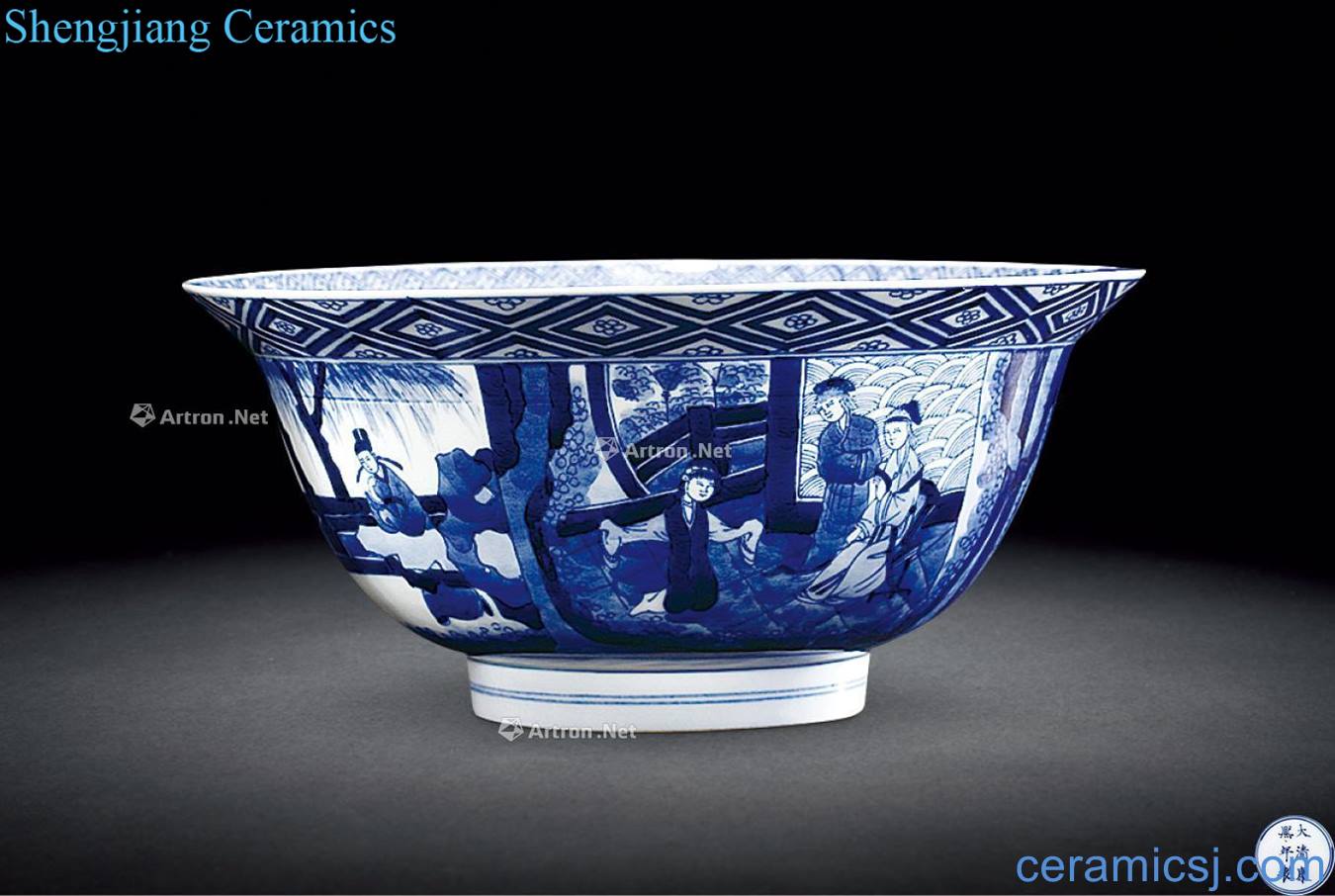 Blue and white coats fold along the bowl of the reign of emperor kangxi