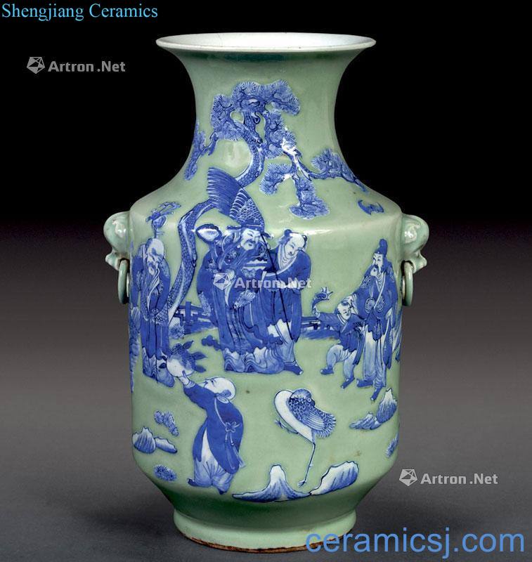 Qing pea green bottle blue characters