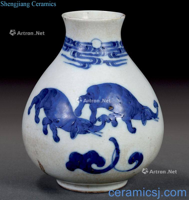 Qing guangxu Blue and white elephant grain bottle