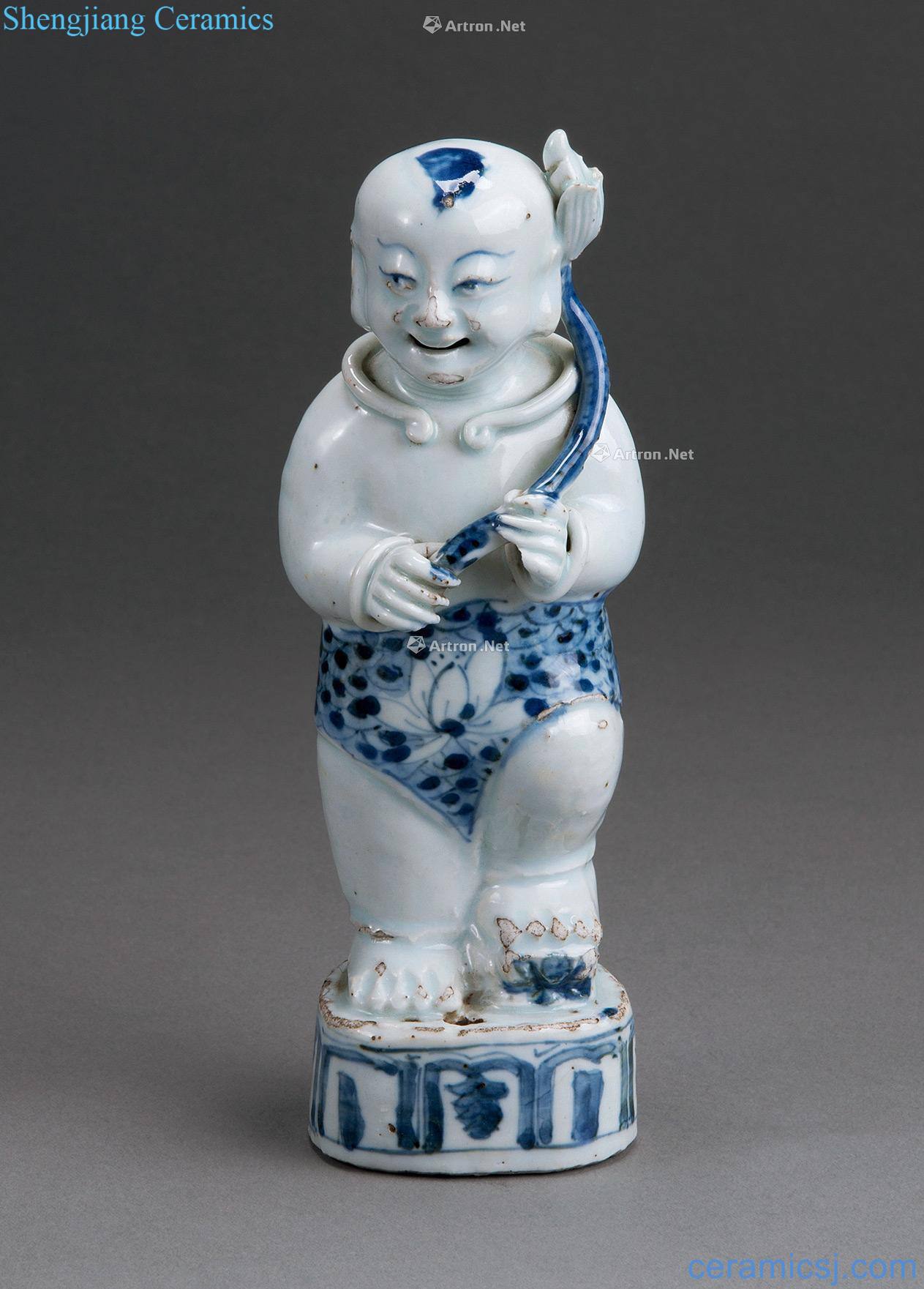 The late Ming dynasty Blue and white figure stands resemble