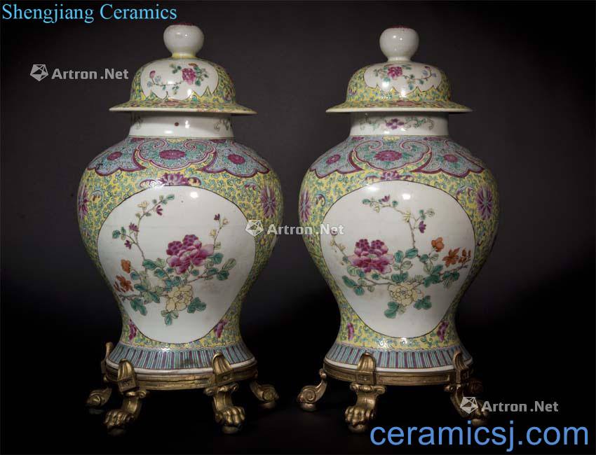 Qing guangxu Yellow powder enamel window flower general tank (a)