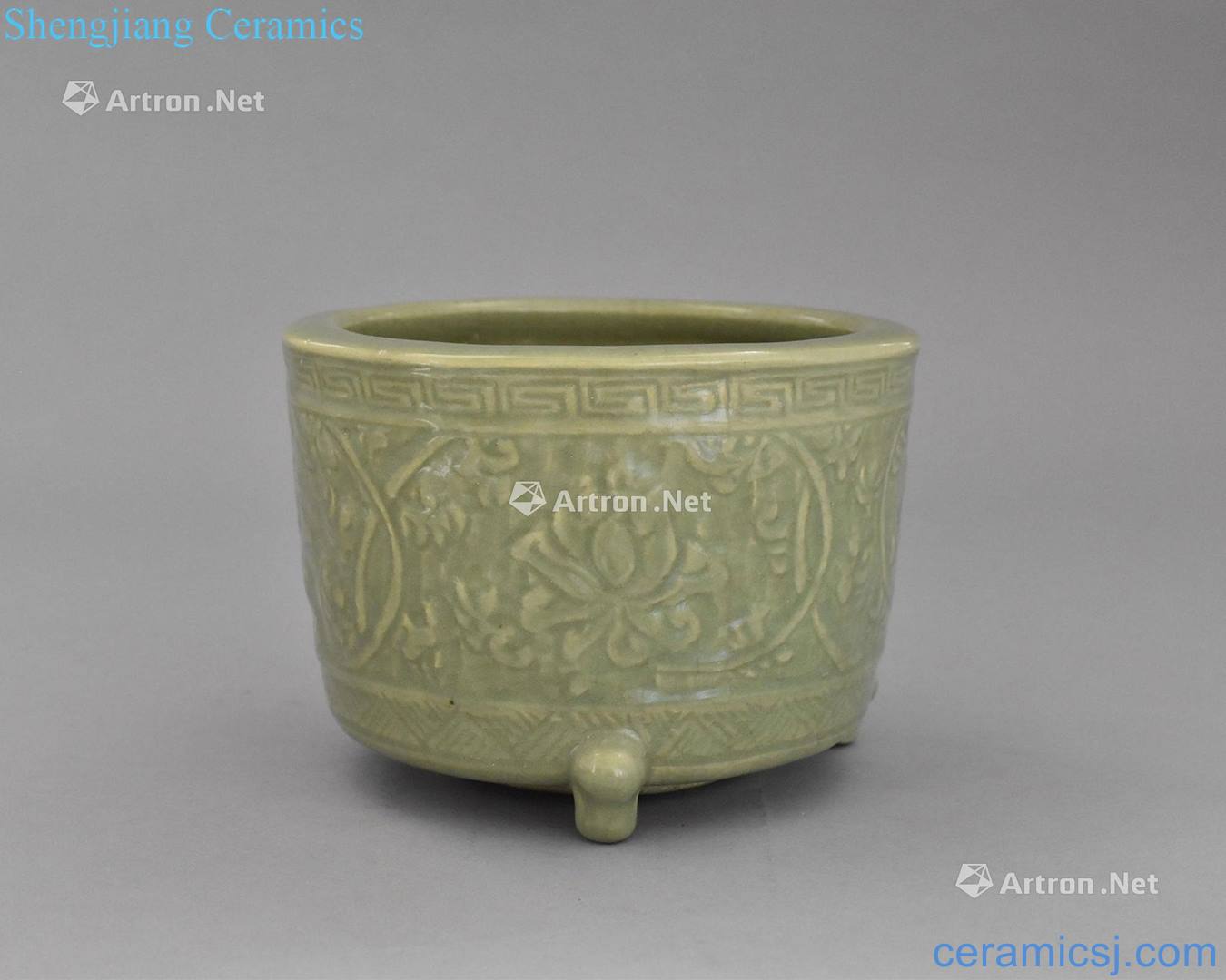 Ming Dynasty A FINE Ming LONGQUAN CELADON BRUSH POT