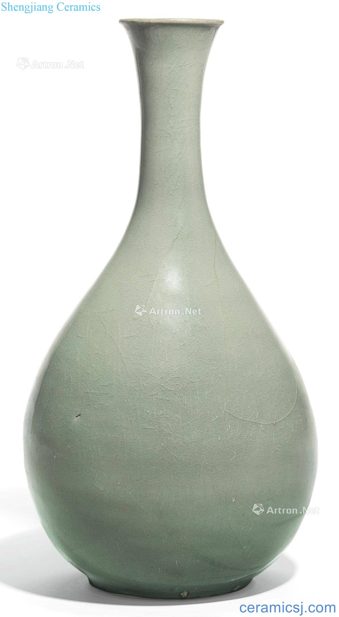 Koryo dynasty in the 12th century Celadon okho spring bottle