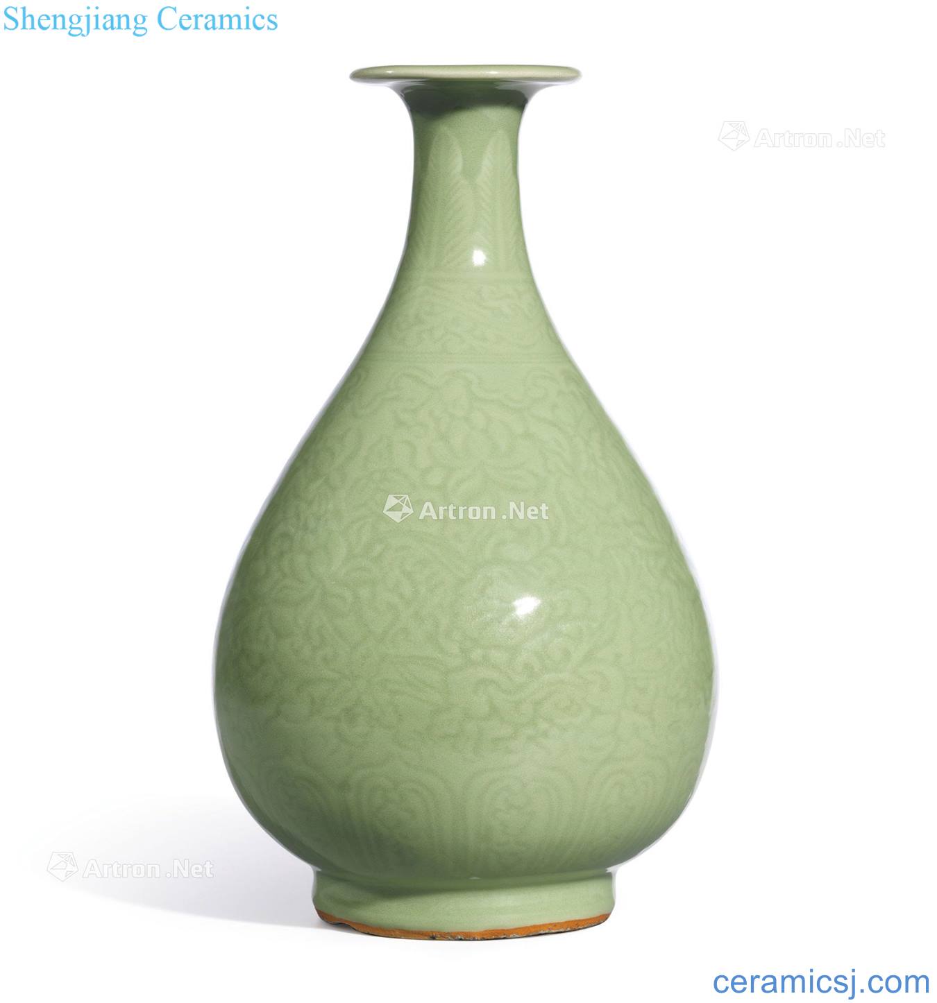 At the beginning of Ming of the 15th century Longquan green glaze Hualien grain okho spring bottle