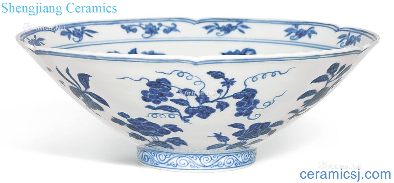 Ming xuande Blue and white flowers and grain kwai mouth 盌 fold branches