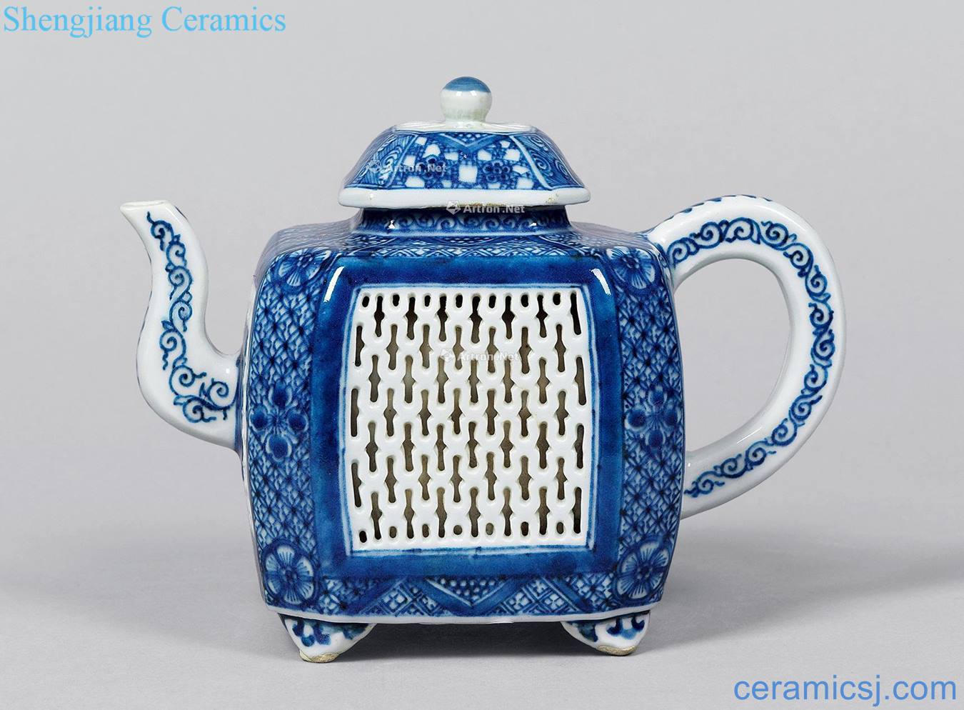 In the 18th century Blue and white flowers hollow out eight square teapot