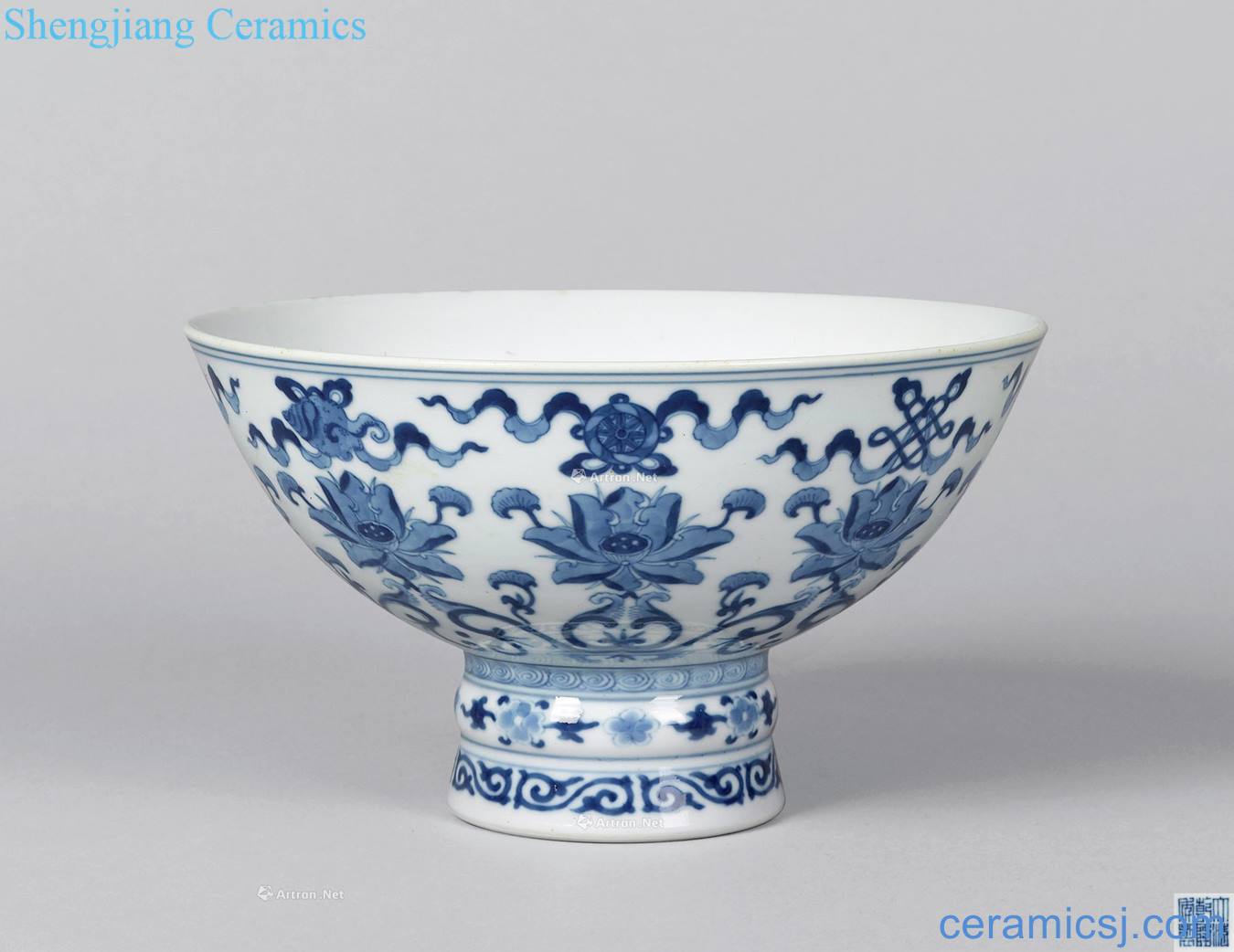 Qing qianlong Blue and white eight guylian grain footed bowl