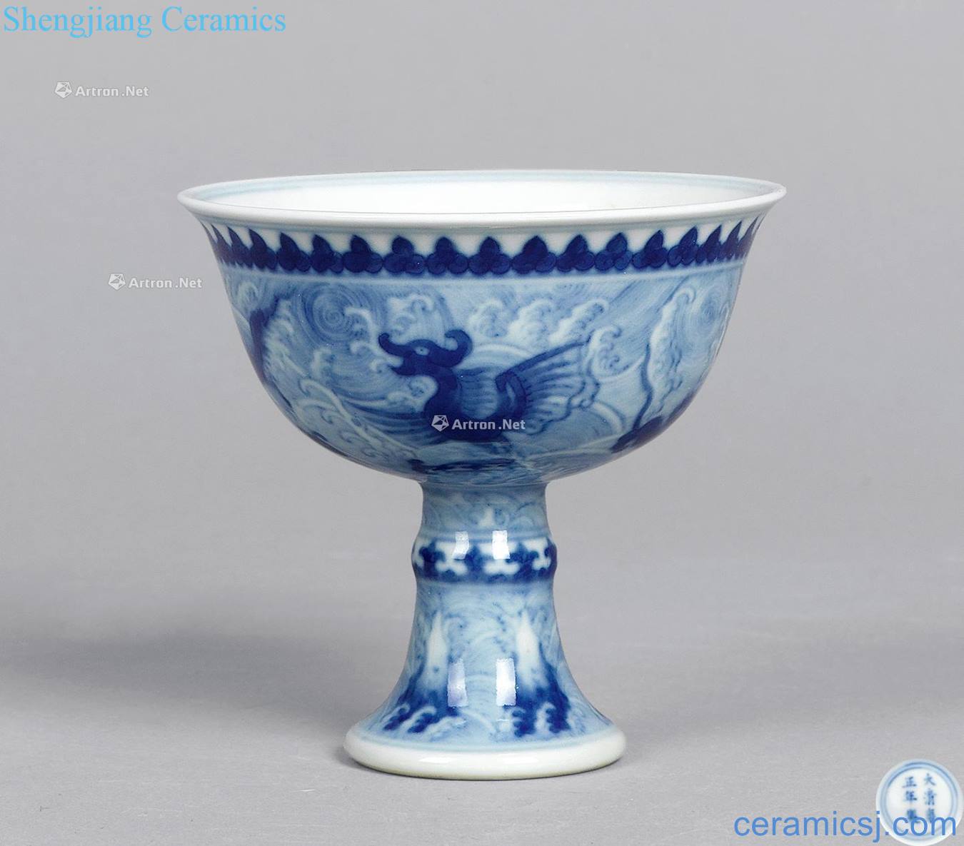 qing Blue and white longfeng grain footed cup